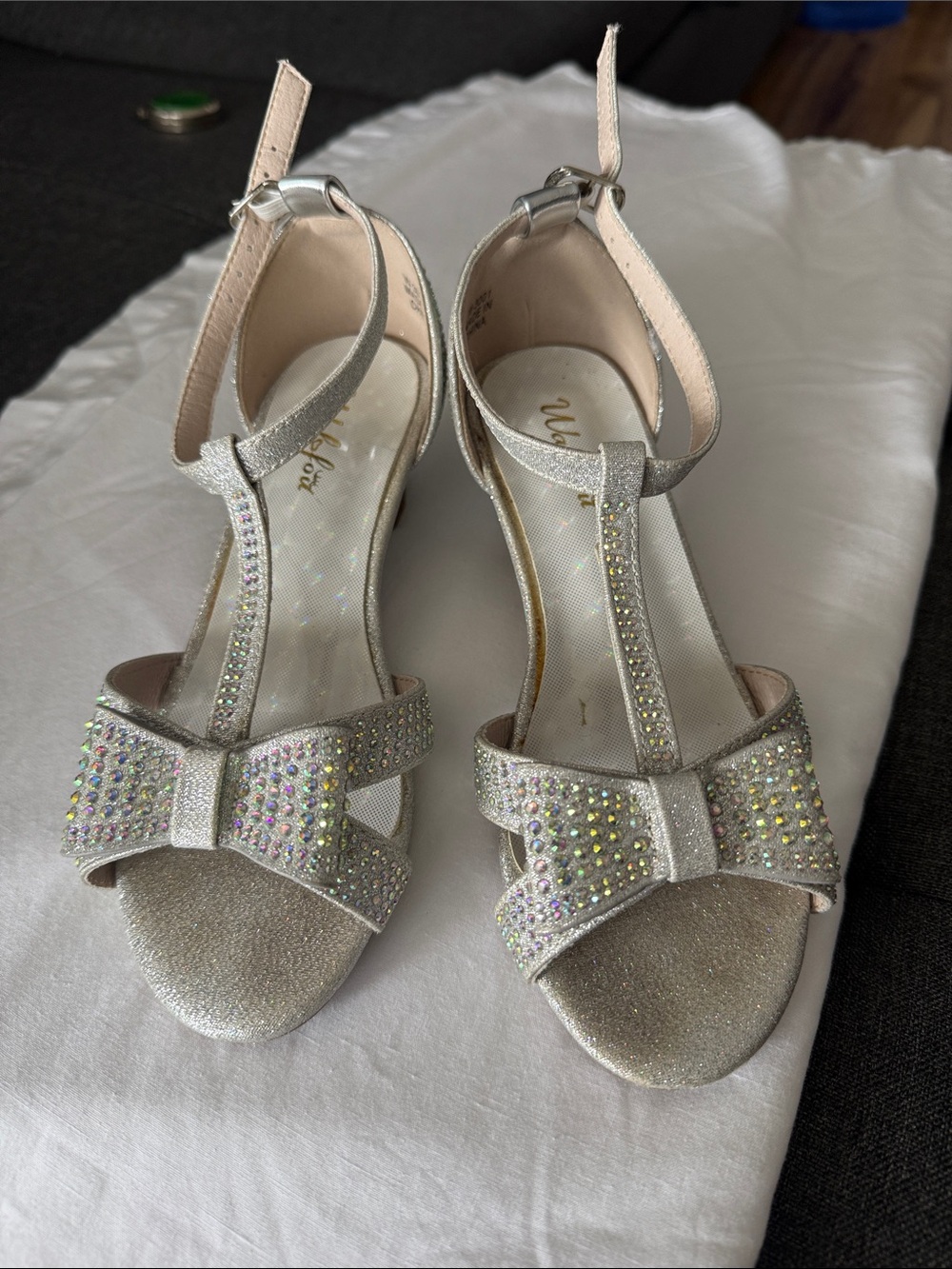 Sparkle T-Strap Bow Sandals in Silver